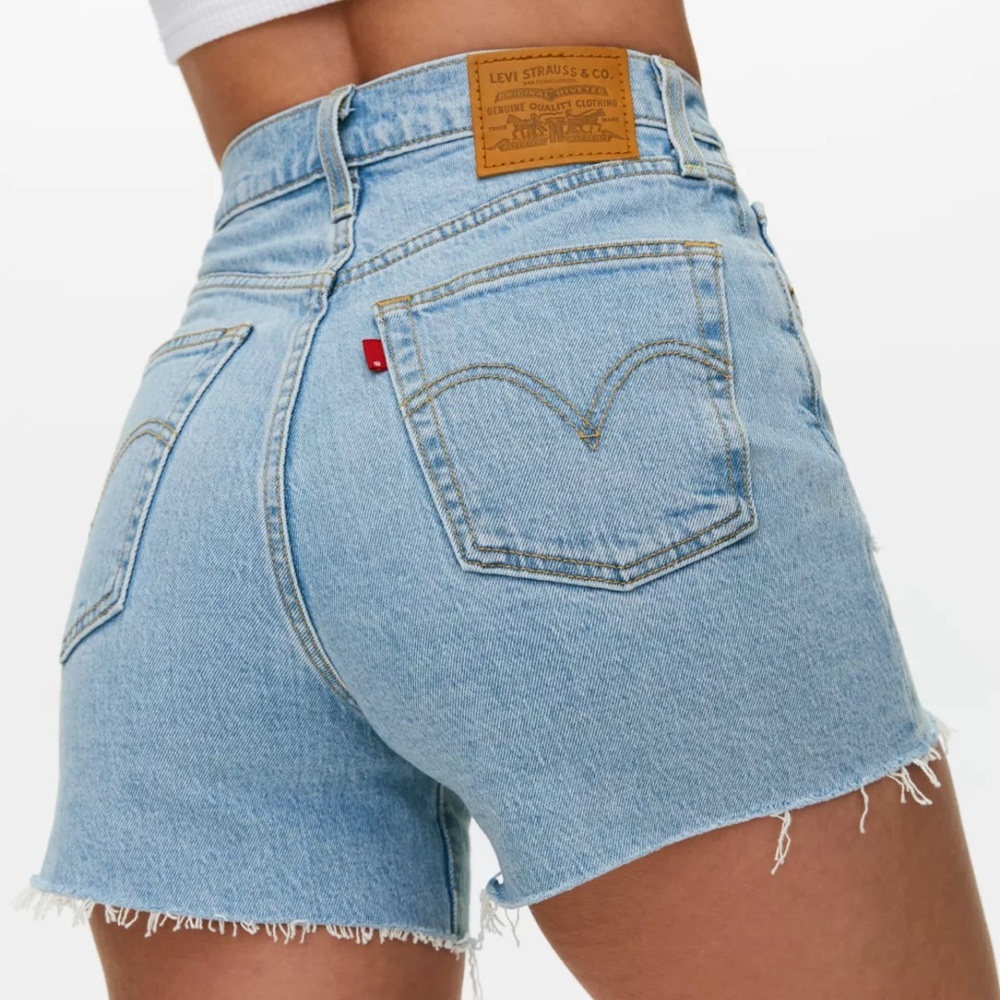 Levi’s Ribcage Shorts — black